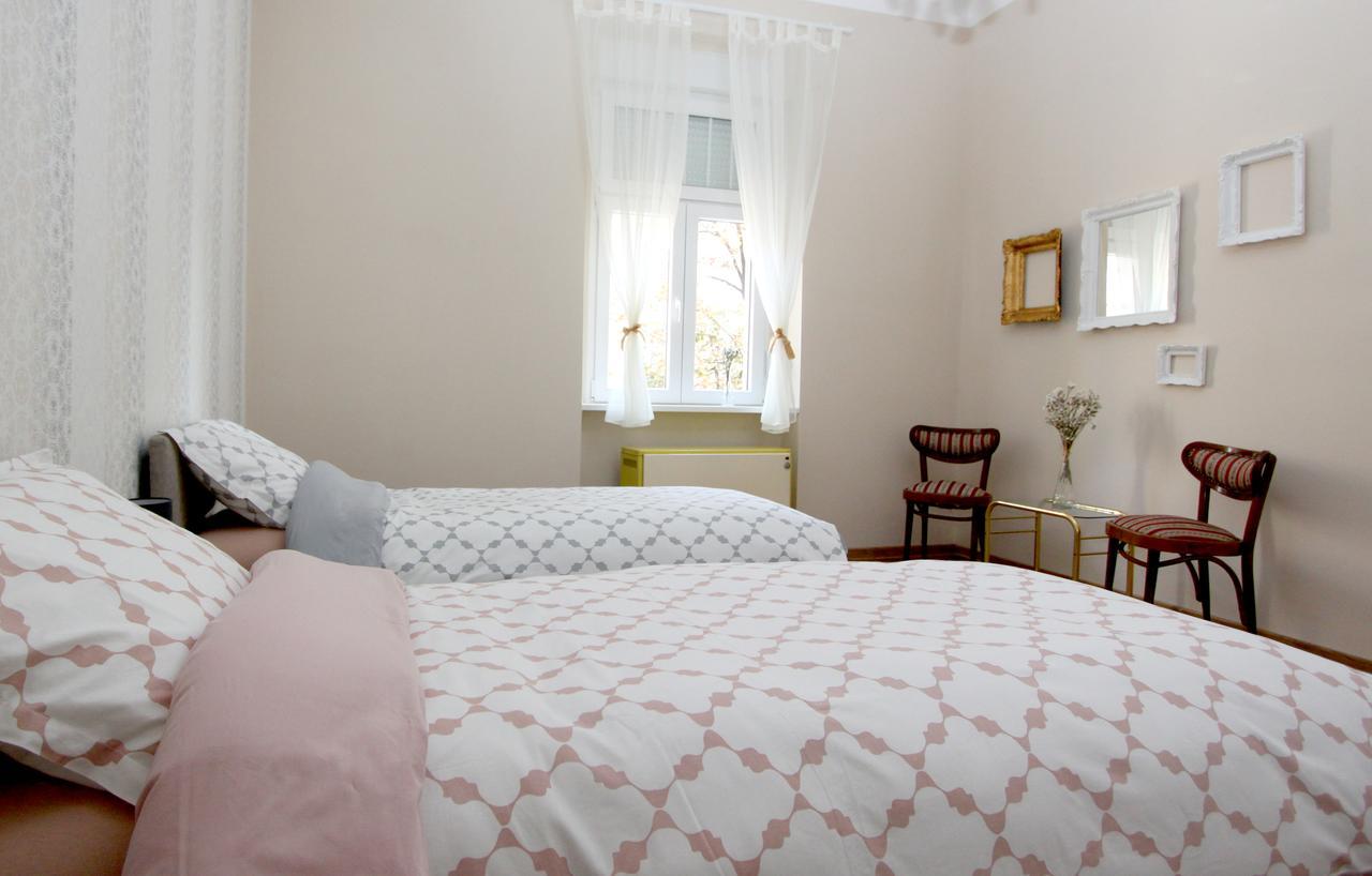 City Center Apartment Mika Belgrado Esterno foto